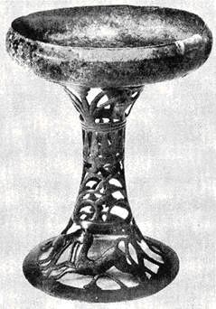 Подставка. Бронза, высота 16,6 см. Египет, Новое Царство, XVIII династия Podstavka_Bronza_Egipet.jpg